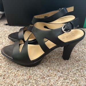 Women’s Naturalizer Dee heeled sandals.  3.5” heel.